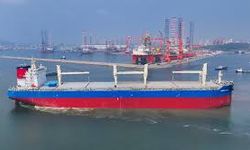 Huanghai Delivers First Pulp Carrier to Qingdao Shipping