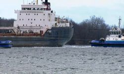 New Rescue Plan for Stuck Cargo Ship in St. Lawrence