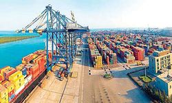 Indian Ports See Cargo Decline; JNPA and Deendayal Gain