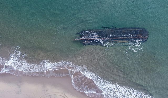 Mysterious shipwreck on Canadian coast