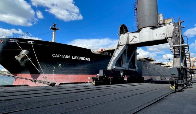 Largest vessel of sea corridor sets sail from Pivdennyi