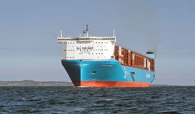 World’s Largest Methanol-Powered Container Ship Enters Service