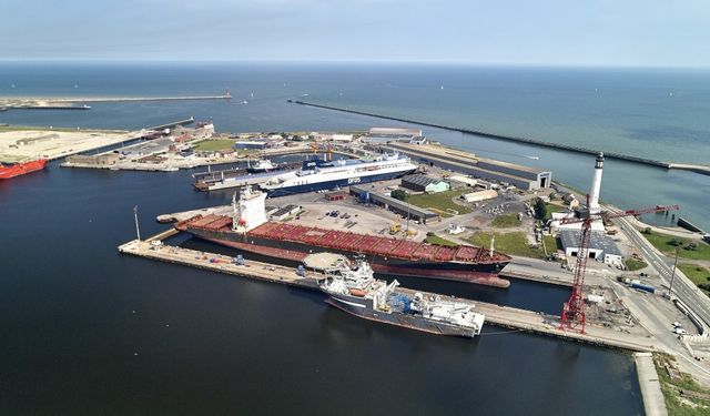 Damen Shiprepair Dunkerque Signs Contract with AMBPR at SMM