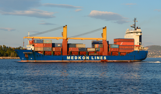 Medkon Acquires Five Contships Vessels