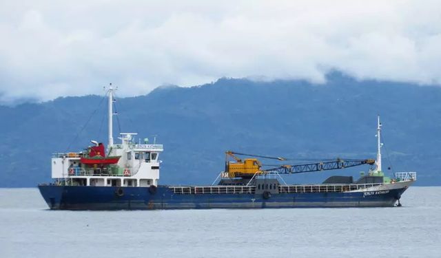 Philippine Cargo Ship Sinks Off Samar, 1 Dead and 2 Missing