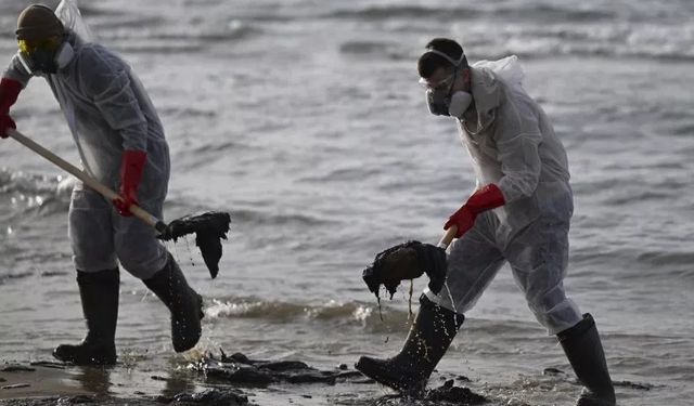 New Oil Slicks Found in Black Sea Spill