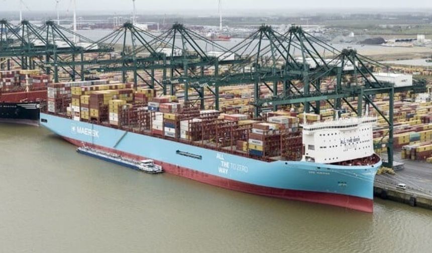 FMC Delays Maersk and Hapag-Lloyd Alliance for Further Review