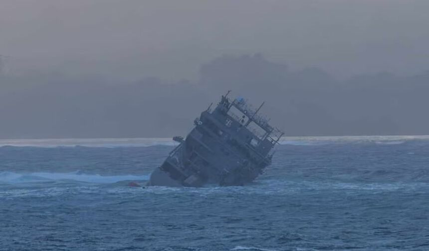 New Zealand Navy Ship Sinks After Autopilot Error