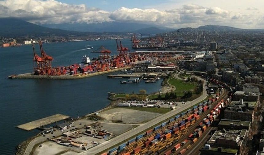 Canada Port Strikes Disrupt Major US Trade Routes