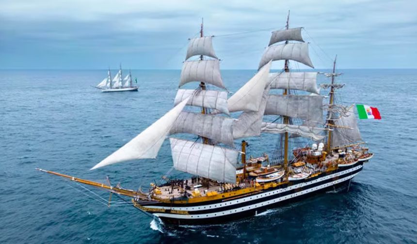 "World's Most Beautiful Ship" Amerigo Vespucci Visits Mumbai