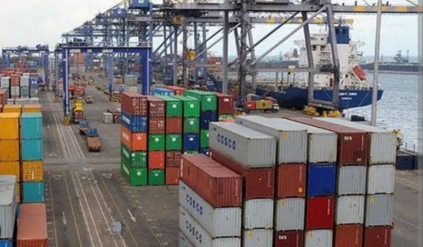 India's Major Ports See 4.95% Decline in Cargo Traffic